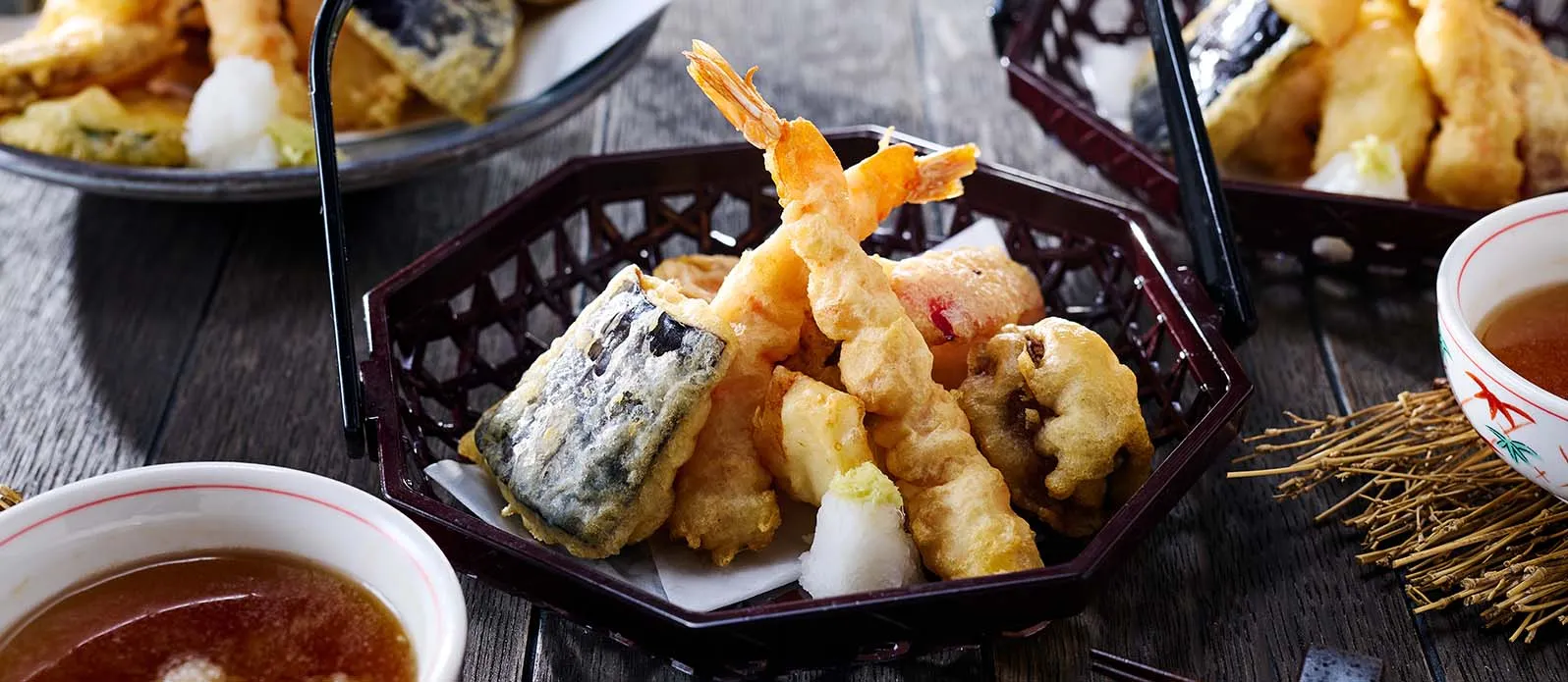 Tempura s mořskými plody a zeleninou