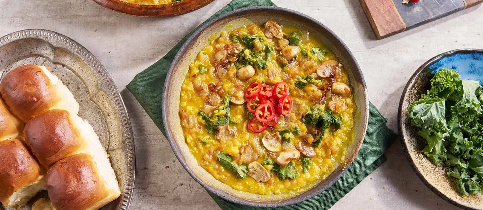 Červený dál z čočky s cibulí a mirinem