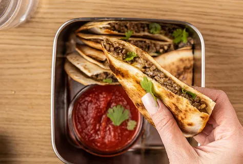 Quesadilla s hovězím masem a žampiony
