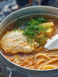 Kimchi zelňačka se ztraceným vejcem