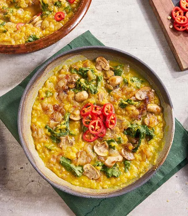 Červený dál z čočky s cibulí a mirinem