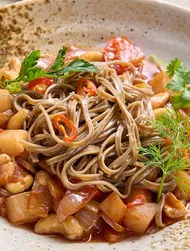 Soba nudle s fenyklovým ragú