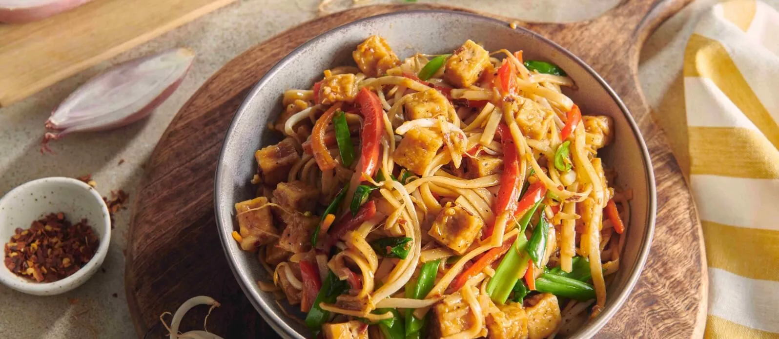 Restované nudle s tofu: Vegetariánské Chow Mein