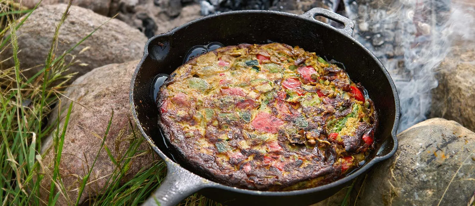 Španělská frittata se širokými fazolemi a sezamovou omáčkou