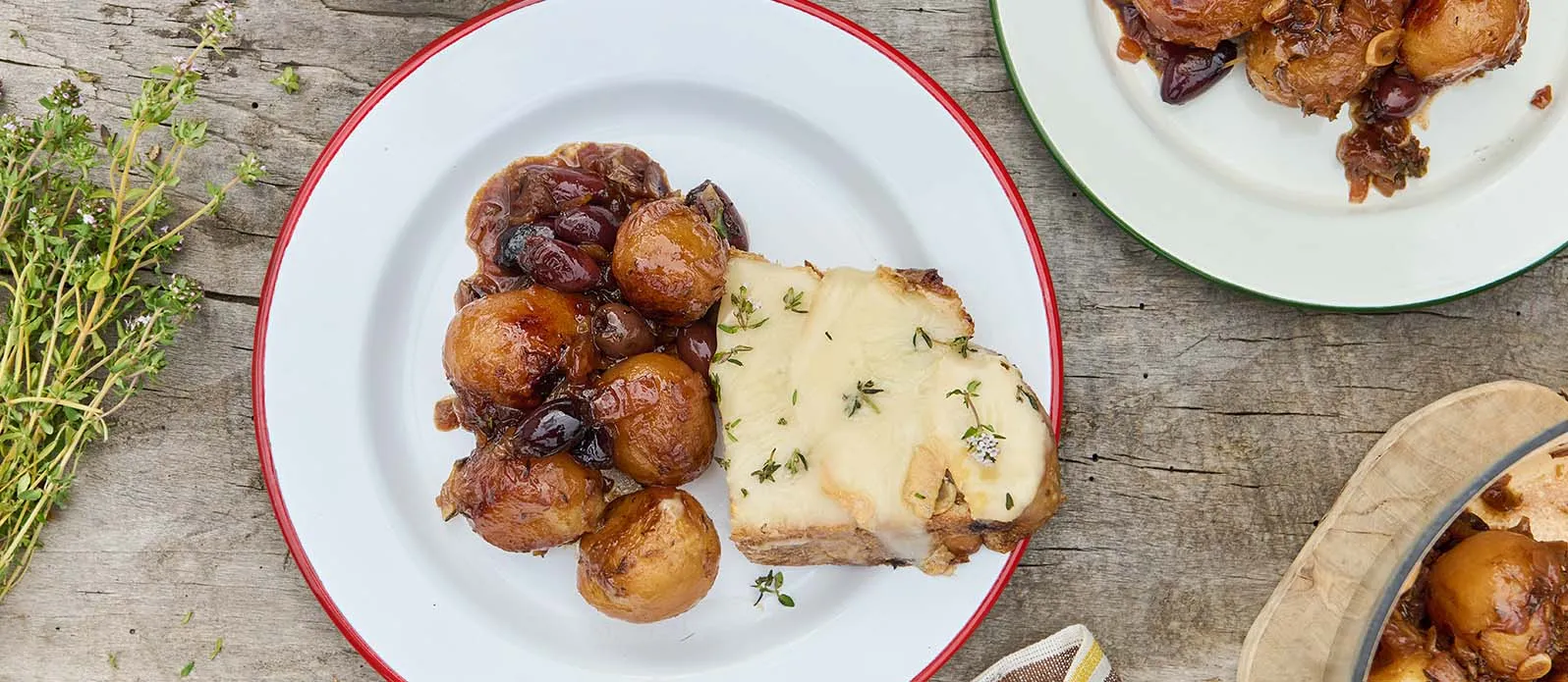 Dušené brambory s kalamata olivami a raclette sýrem
