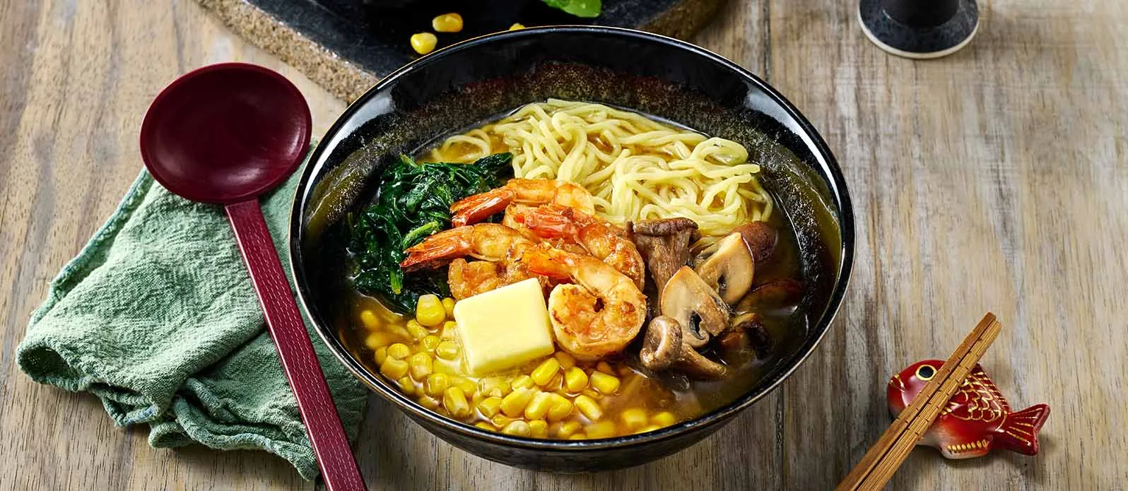 Ramen s krevetami a miso máslem