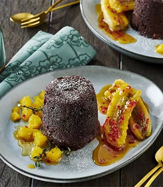 Čokoládové sójové suflé s restovanými chilli banány