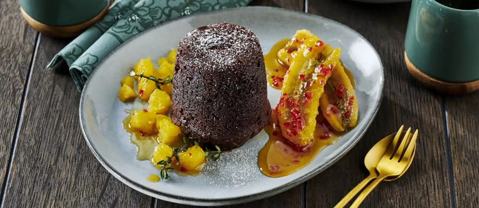 Čokoládové sójové suflé s restovanými chilli banány
